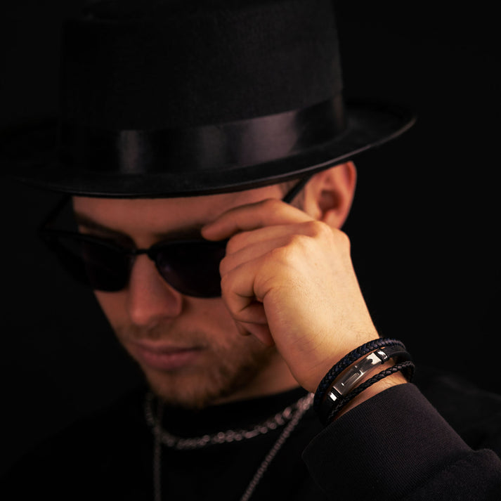 Save Brave Dreifach gewickeltes Lederarmband Logan mit Kreuz Speichern exportieren