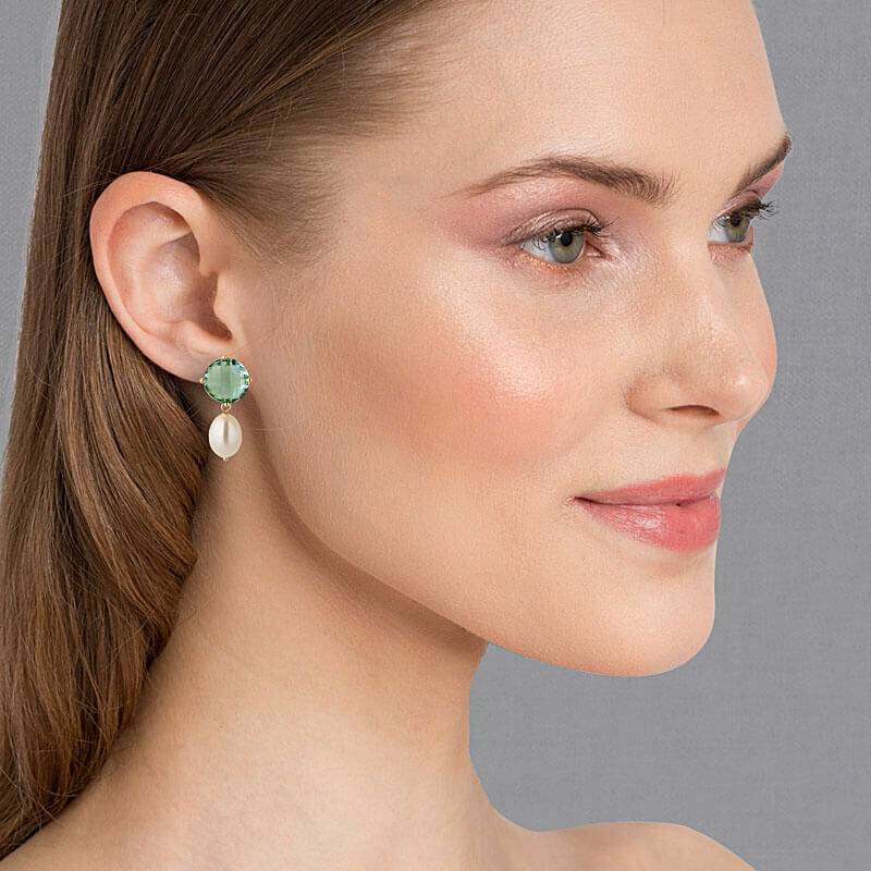 SchwesterSchwester Funkelnde Ohrstecker in Lindgrün mit edler Süßwasserperle Top Angebot
