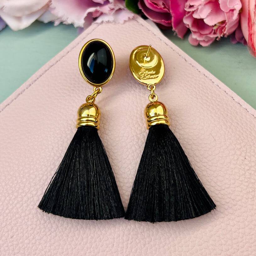 SchwesterSchwester Schwarze Ohrringe als Ohrstecker in Schwarz mit schwarzer Quaste von AmuseToi Sonderangebote