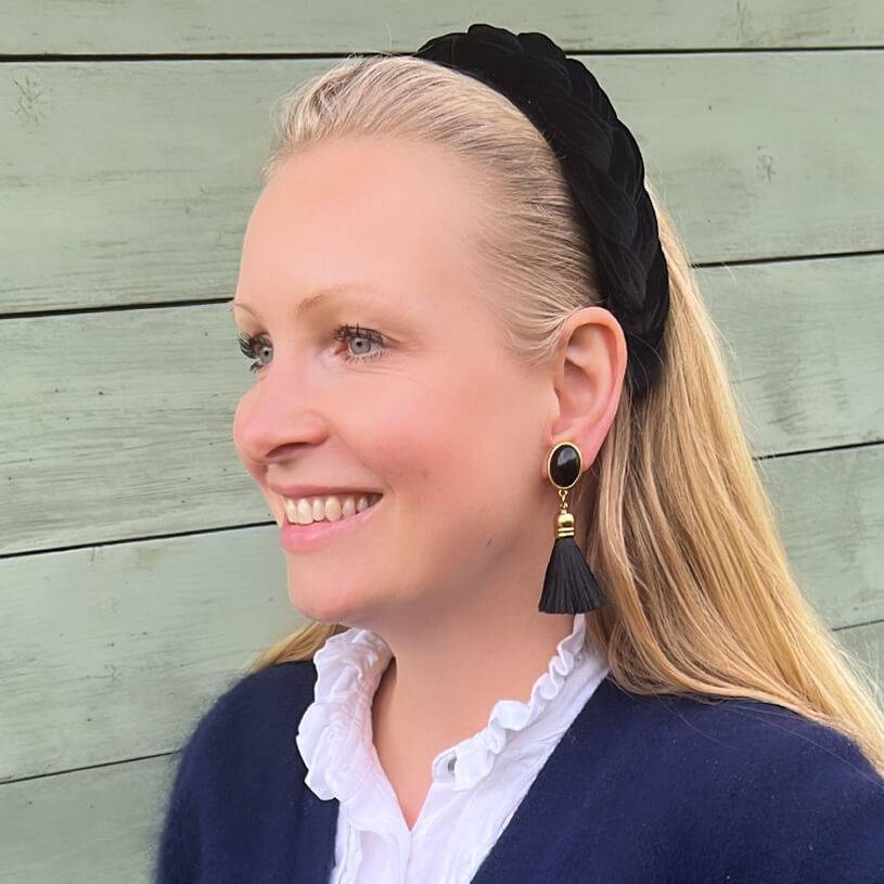 SchwesterSchwester Schwarze Ohrringe als Ohrstecker in Schwarz mit schwarzer Quaste von AmuseToi Sonderangebote