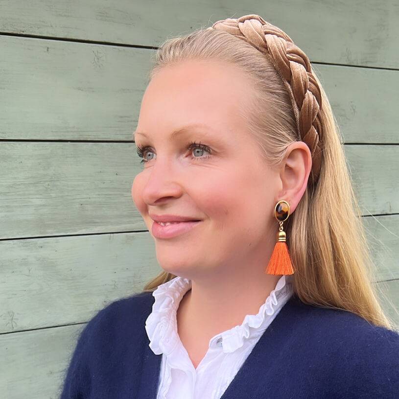 SchwesterSchwester Quasten Ohrringe als Ohrstecker in Schildpatt mit Quaste in Orange von AmuseToi JETZT KAUFEN