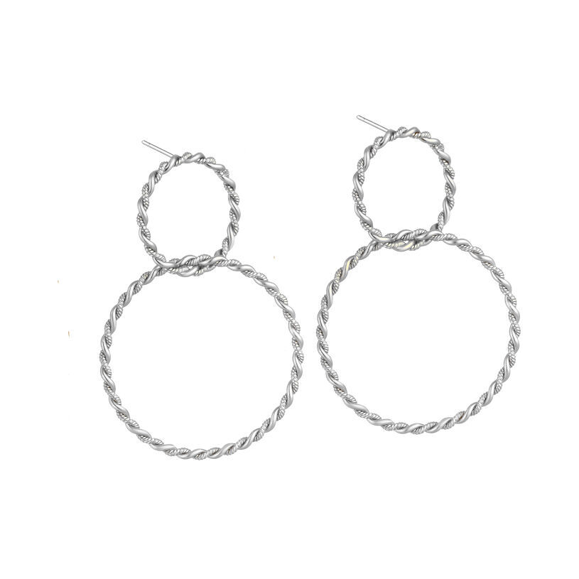 SchwesterSchwester Rhodinierte Ohrstecker aus zwei verschlungenen Ringen in Seiloptik Versandkostenfrei
