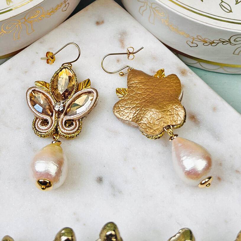 SchwesterSchwester Schöne Soutache-Ohrhänger in Champagner und Gold mit Baumwolltropfen Muttertagsangebot