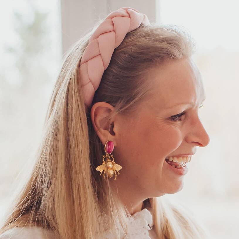 SchwesterSchwester Breiter geflochtener Satin-Haarreif in zartem Rosa Neueste Mode