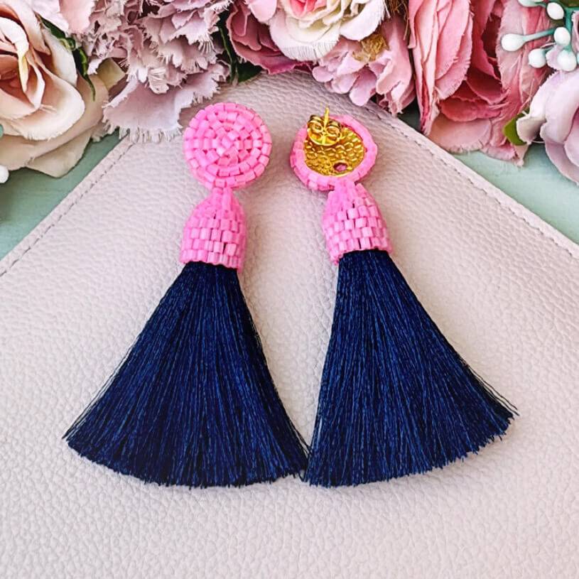 SchwesterSchwester Set aus rosa-dunkelblauen Perlen-Quastenohrringen und Samt-Haarreif in Dunkelblau Kostenlose Rückgabe