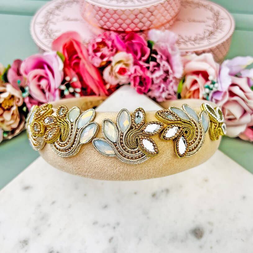 SchwesterSchwester Stoff-Haarreif in Creme mit Soutache-Applikationen in Champagner und Gold Super Rabatt