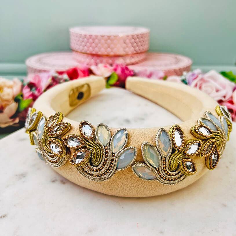 SchwesterSchwester Stoff-Haarreif in Creme mit Soutache-Applikationen in Champagner und Gold Super Rabatt