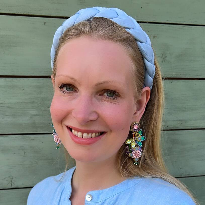 SchwesterSchwester Set aus Soutache-Ohrringen in pastelligen Farben und Satin-Haarreif in Hellblau Begrenzt auf 3 Tage
