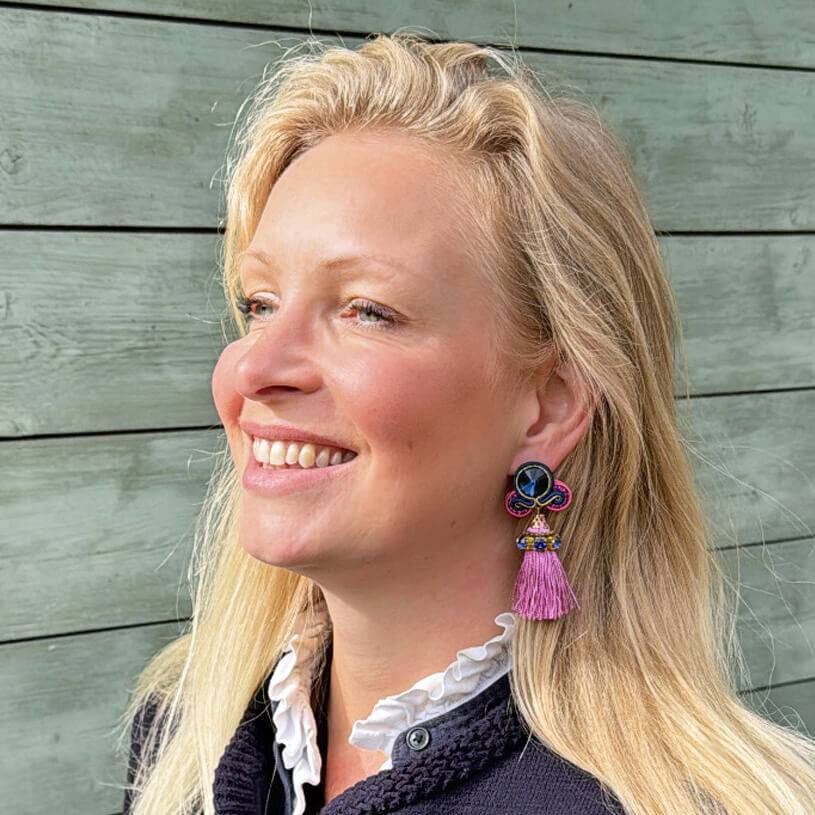 SchwesterSchwester Vorbestellbar - Auffällige Soutache-Ohrstecker in Blau und Rosa mit Quaste im Angebot