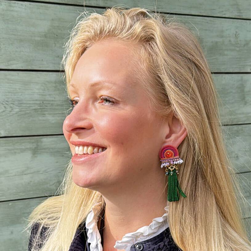 SchwesterSchwester Vorbestellbar - Verspielte Soutache-Ohrringe in Pink-Orange mit grüner Quaste Schlussverkauf