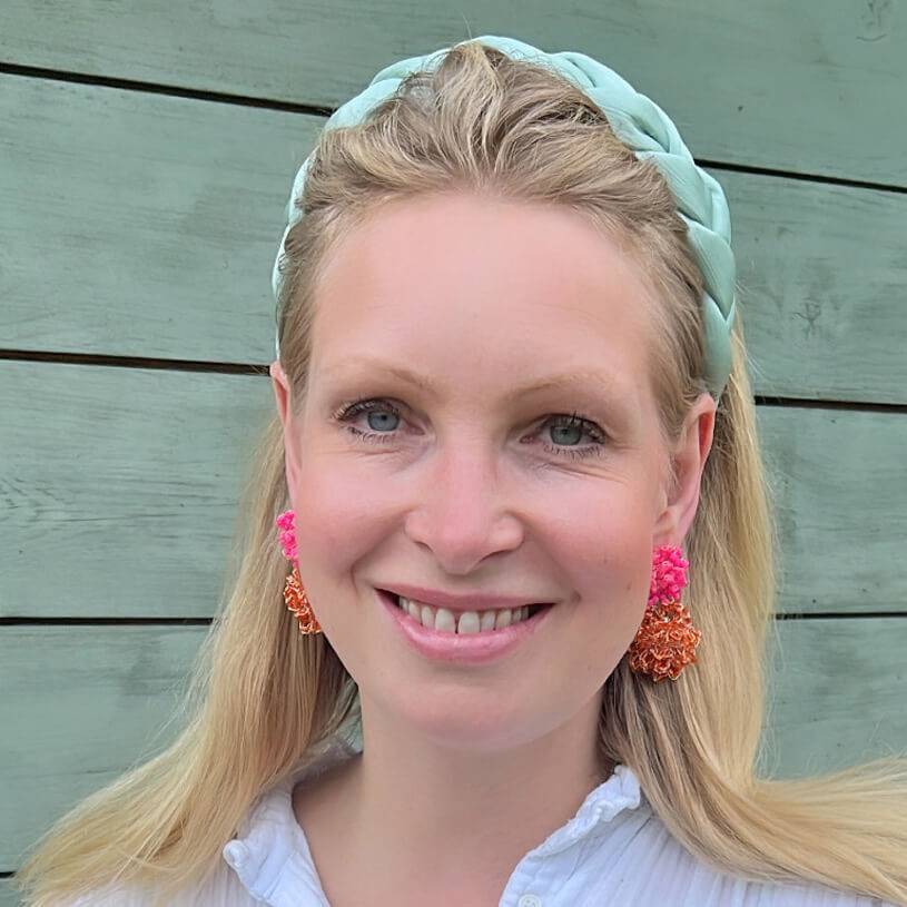SchwesterSchwester Bunte Perlen-Ohrringe aus zwei Blüten in leuchtendem Pink und Orange Bis zu 50% Rabatt