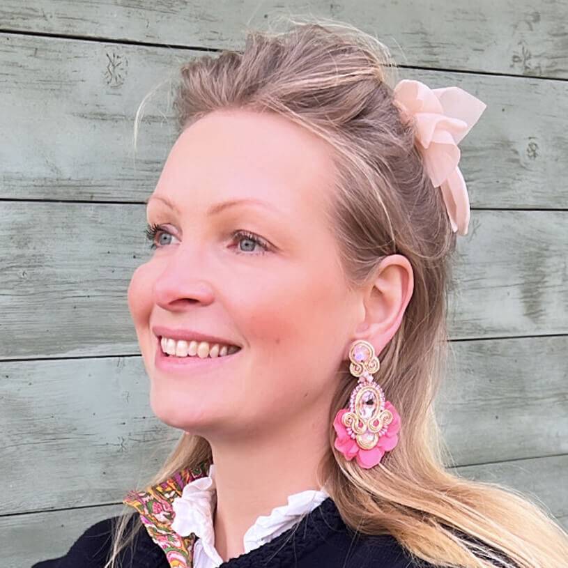 SchwesterSchwester Außergewöhnliche Soutache-Ohrringe in zarten Rosatönen Bis zu 65% Rabatt