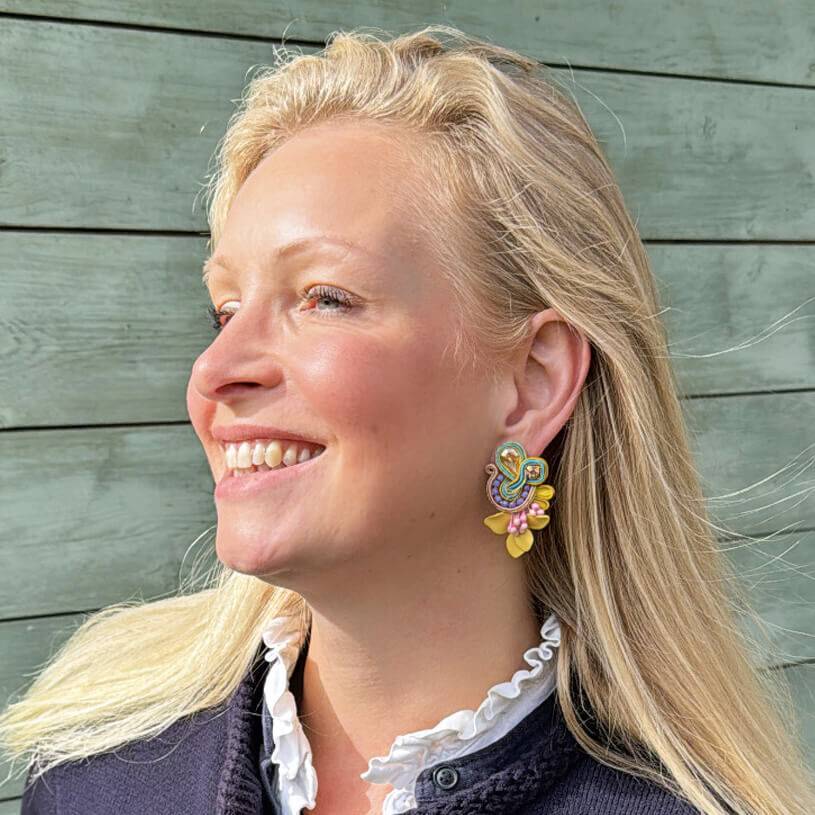 SchwesterSchwester Vorbestellbar - Farbenfrohe Soutache-Ohrringe in Gelb, Rosa und Flieder Discount Store für neue Produkte