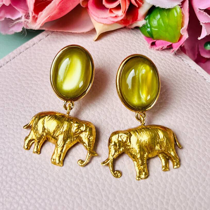 SchwesterSchwester Ohrstecker in Senfgelb mit vergoldetem Elefant Kostenloser Versand international