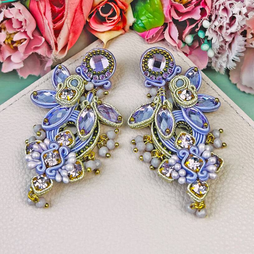 SchwesterSchwester Große Soutache-Ohrringe in Flieder und Champagner Top Angebot