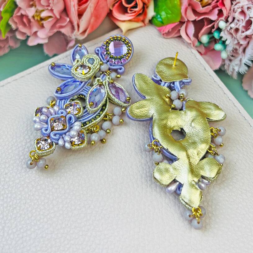 SchwesterSchwester Große Soutache-Ohrringe in Flieder und Champagner Top Angebot