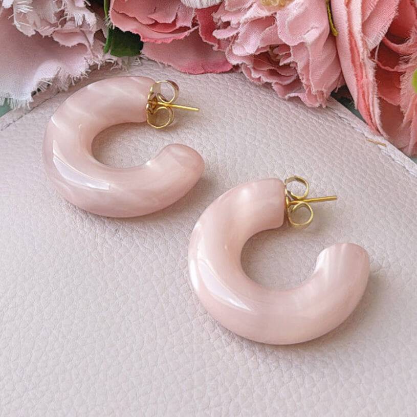 SchwesterSchwester Schimmernde breite Statement-Creolen in zartem Rosa Online Outlet