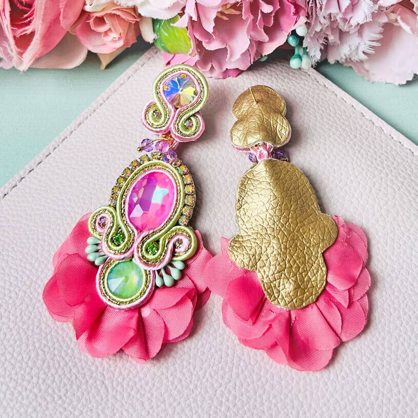 SchwesterSchwester Außergewöhnliche Soutache-Ohrringe in Rosa Sonderangebote