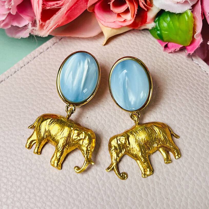 SchwesterSchwester Ohrstecker in Hellblau mit vergoldetem Elefant Valentinstagsangebot