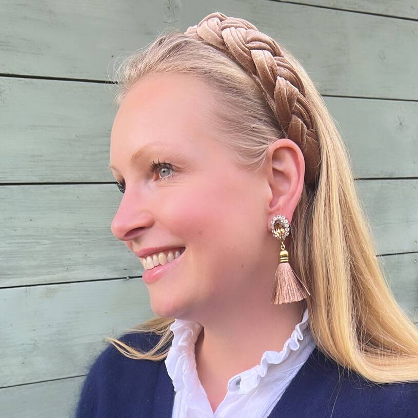 SchwesterSchwester Edel funkelnde Ohrstecker in Champagner mit Quaste Zeitlich begrenztes Angebot