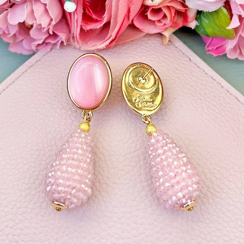 SchwesterSchwester Set aus rosafarbenen Tropfen-Ohrringen von AmuseToi und Satin-Haarreif in Rosa Große Rabatte