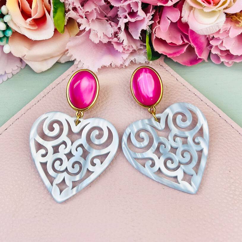 SchwesterSchwester Schöne Herz-Ohrringe mit pinken Ohrsteckern und Herz-Ornamenten in Hellblau Kostenlose Rückgabe